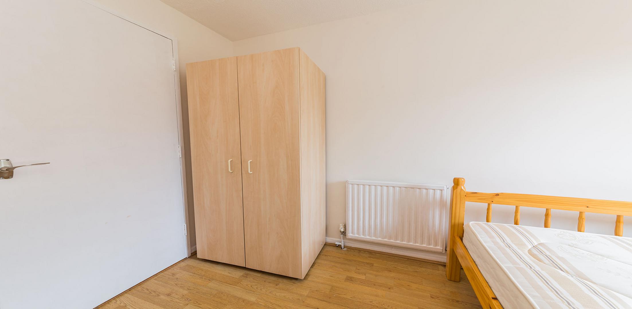 			UNDER OFFER , 2 Bedroom, 1 bath, 1 reception Flat			 Cornmow Drive, DOLLIS HILL